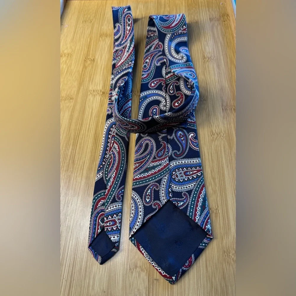 Brooks Brothers Makers Navy Blue Paisley 100% Silk Tie Made In The USA 58.5”